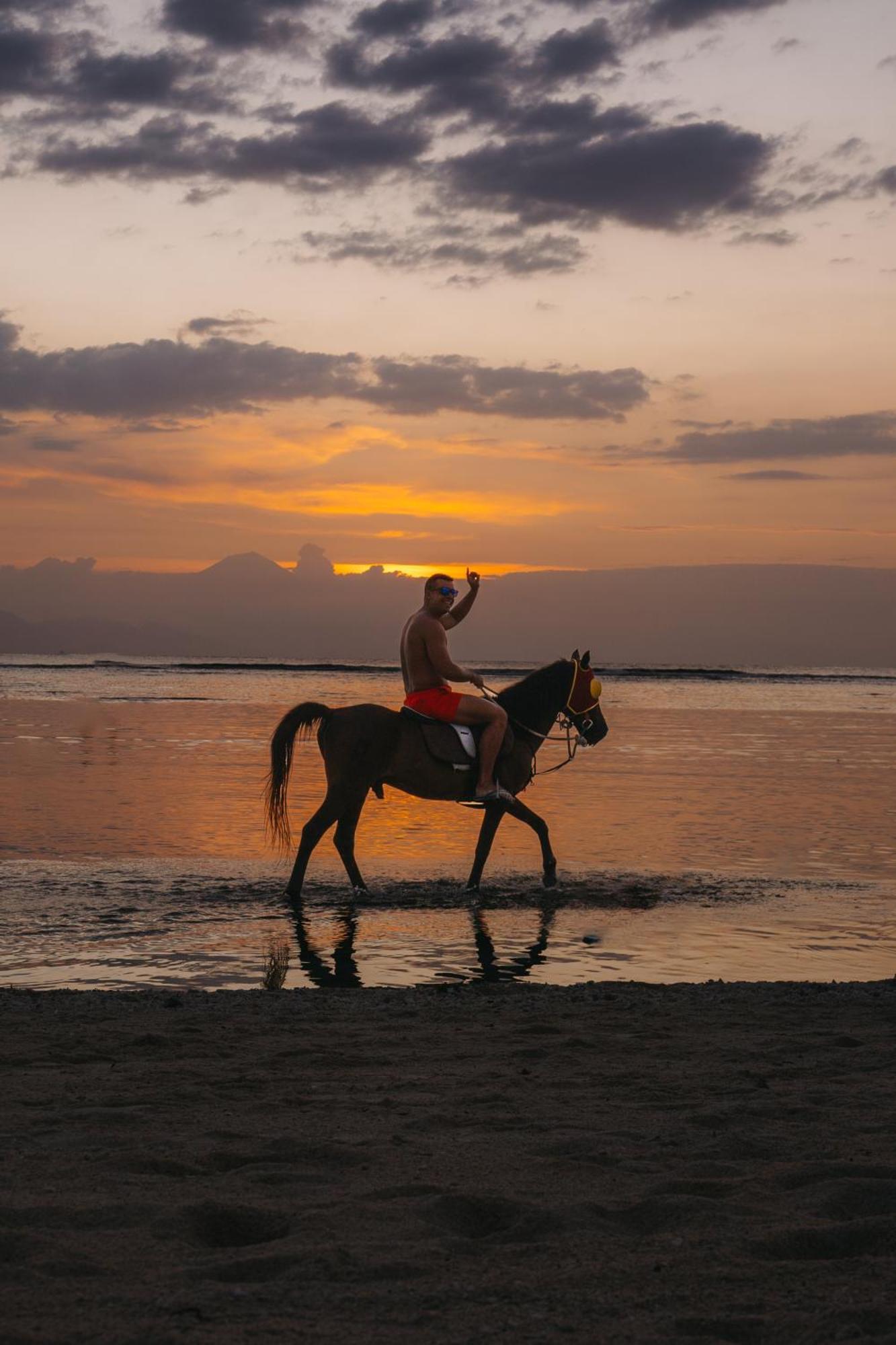 Ombak Sunset Otel Gili Trawangan Dış mekan fotoğraf